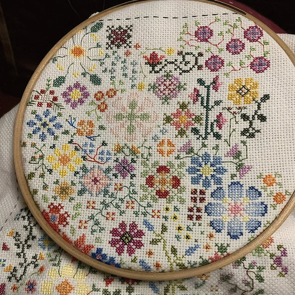 Bloom a Day Cross Stitch Set